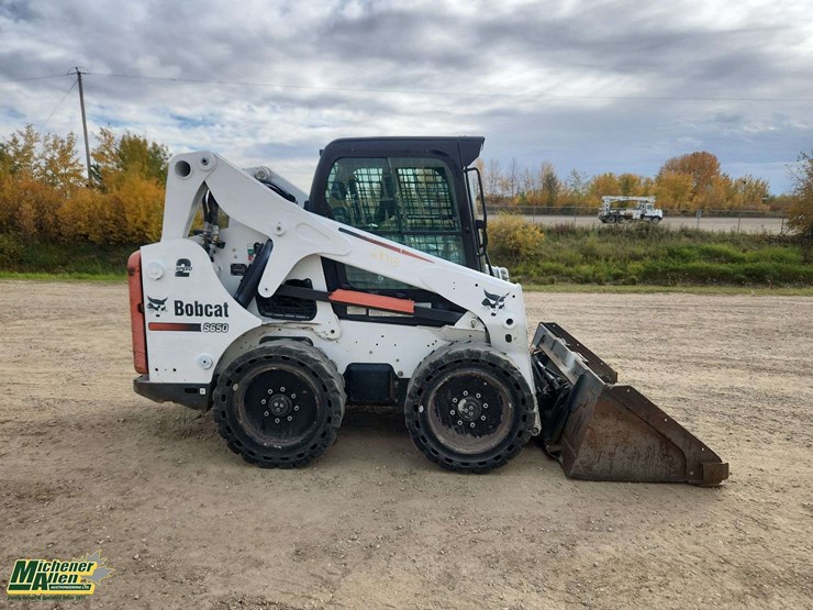 2010-bobcat-s650-image-25