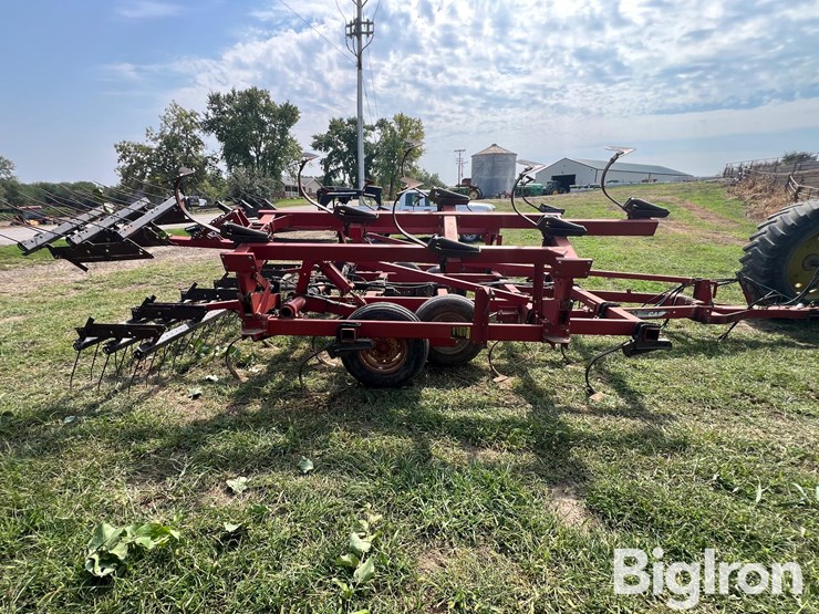 case-ih-4300-image-4