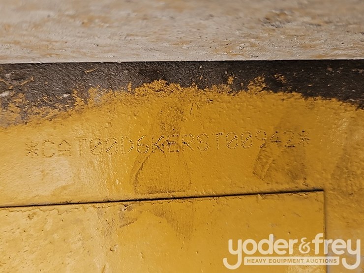 2014-caterpillar-d6k2-lgp-image-34