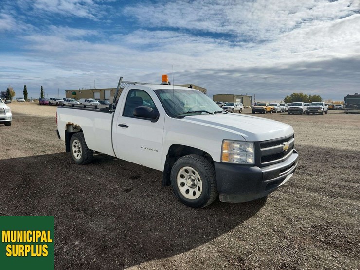 2011-chevrolet-silverado-1500-image-2