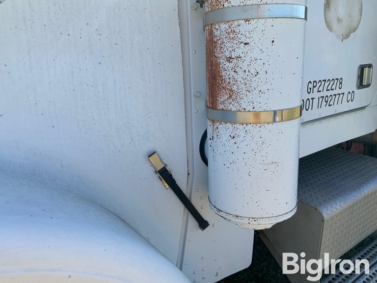 1986-freightliner-flc120-image-10