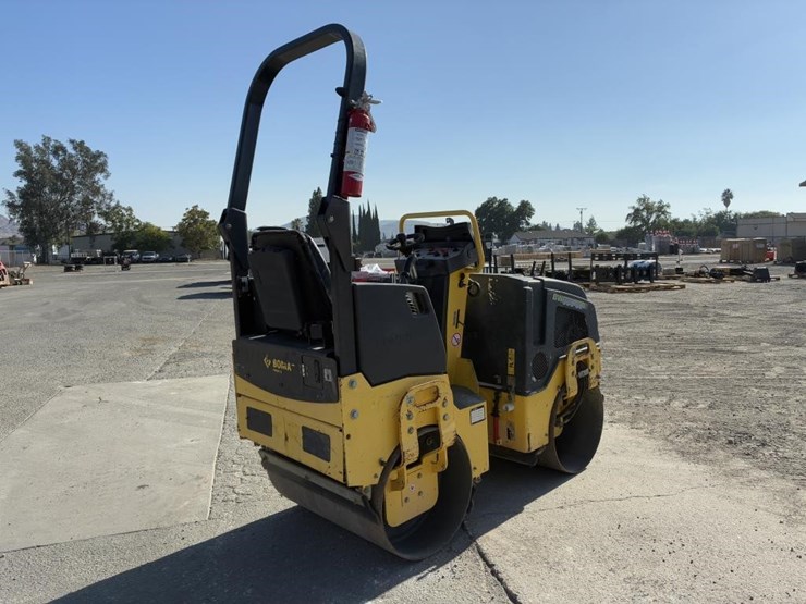 2017-bomag-bw900-50-image-3