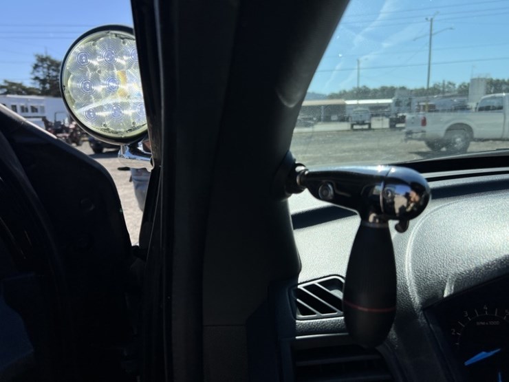 2019-ford-explorer-image-26