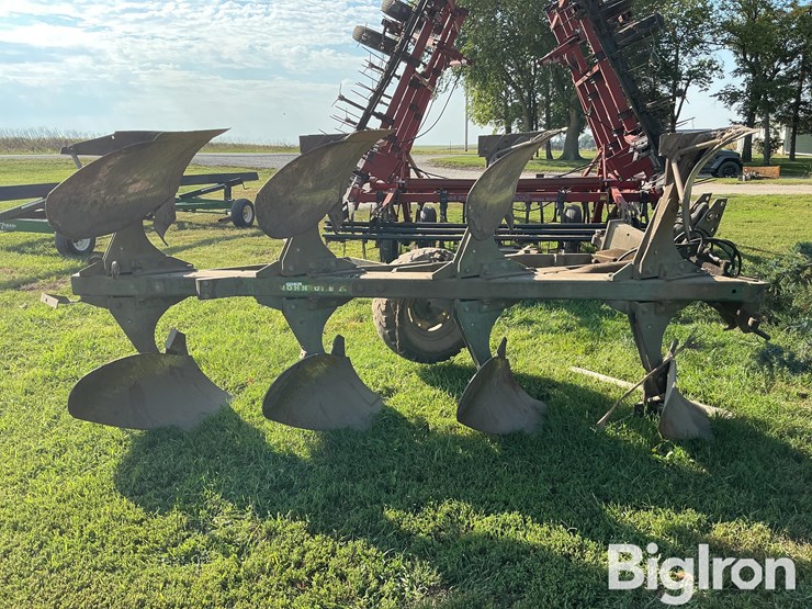 john-deere-rollover-plow-image-4