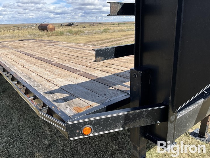 2010-circle-m-t/a-gooseneck-flatbed-trailer-image-18