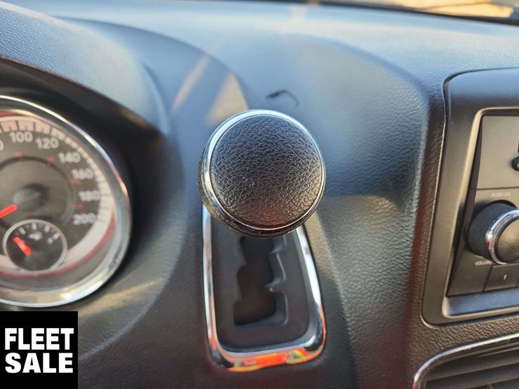 2015-dodge-grand-caravan-image-9