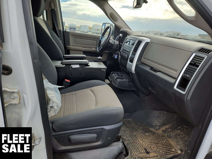 2012-ram-1500-slt-image-18