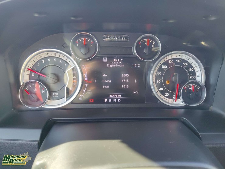 2017-ram-1500-laramie-image-8