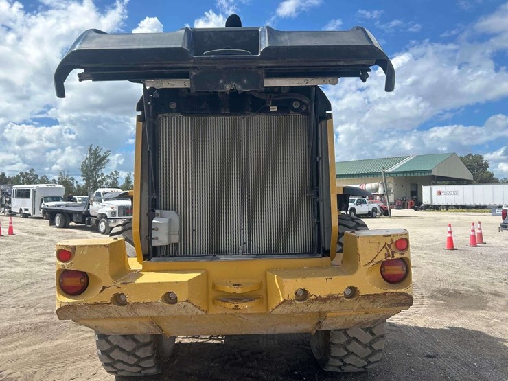 2016-caterpillar-930m-image-19
