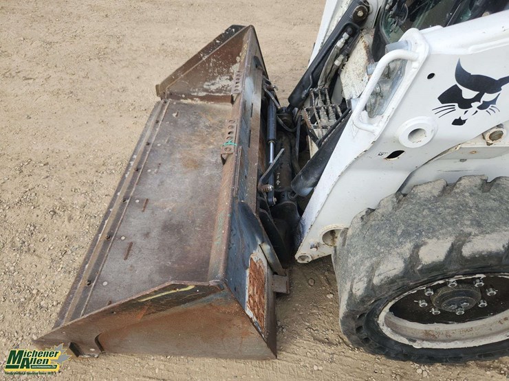 2010-bobcat-s650-image-23