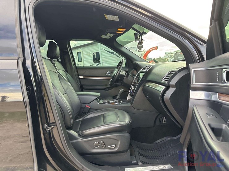 2018-ford-explorer-image-17