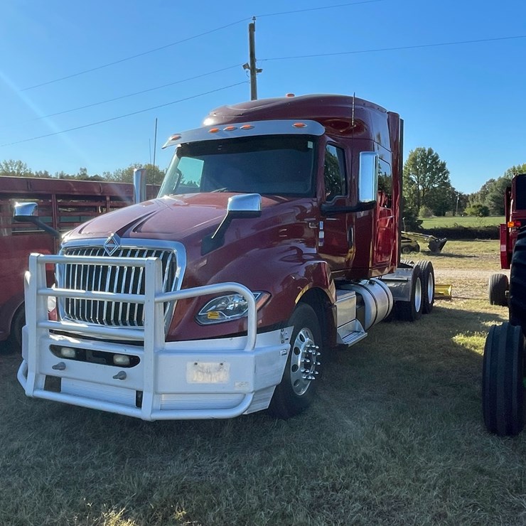 2019 INTERNATIONAL LT