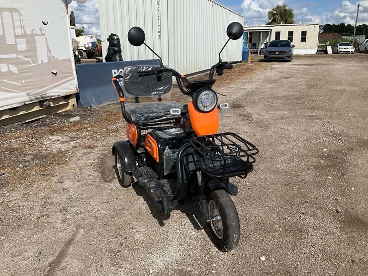 2025-spirit-electric-scooter-image-2