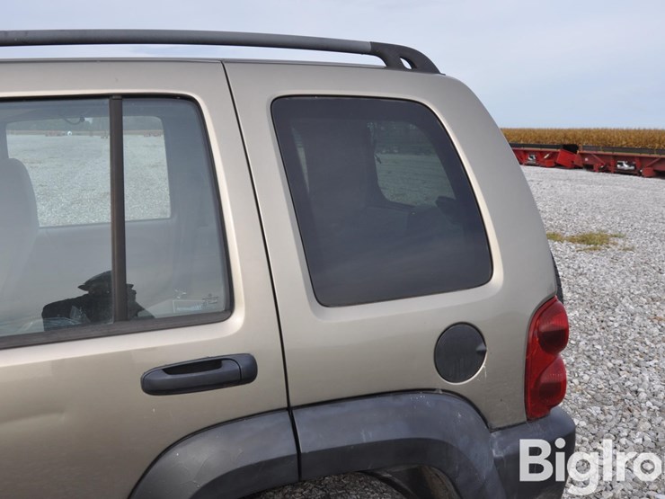 2005-jeep-liberty-image-17