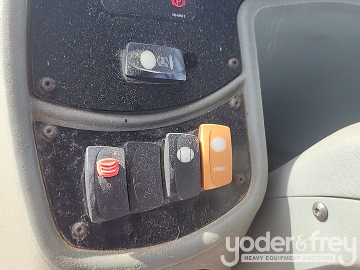 2003-caterpillar-420d-it-image-40