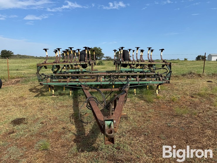 john-deere-1010-image-2