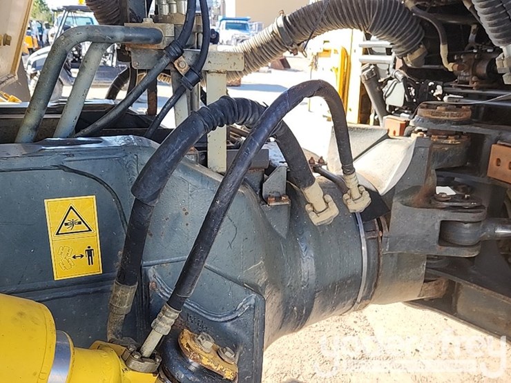 2006-komatsu-hm300-image-24