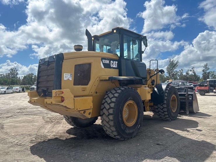2016-caterpillar-930m-image-3