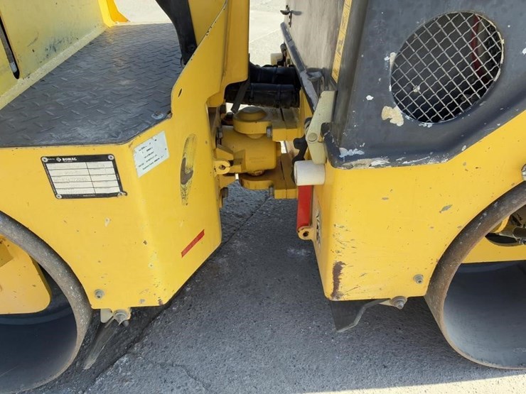 2017-bomag-bw900-50-image-9