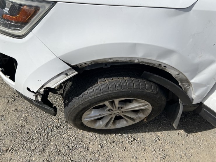 2017-ford-explorer-image-15