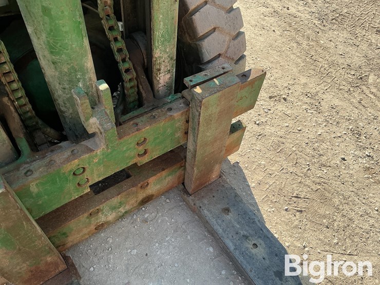 clark-yardlift-y40-forklift-image-17
