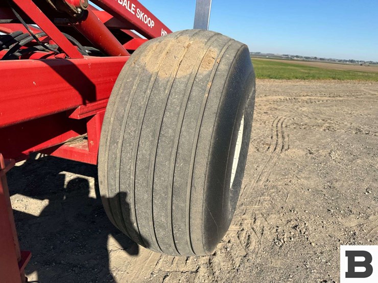 morris-pro-ag-bale-stacker-image-23