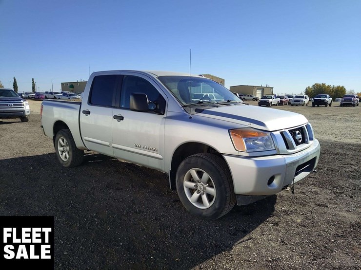 2015-nissan-titan-image-4
