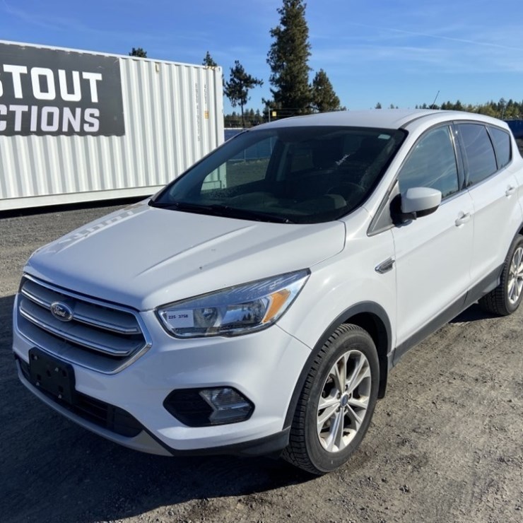 2017 FORD ESCAPE SE