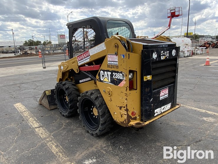 2014-caterpillar-236d-image-7
