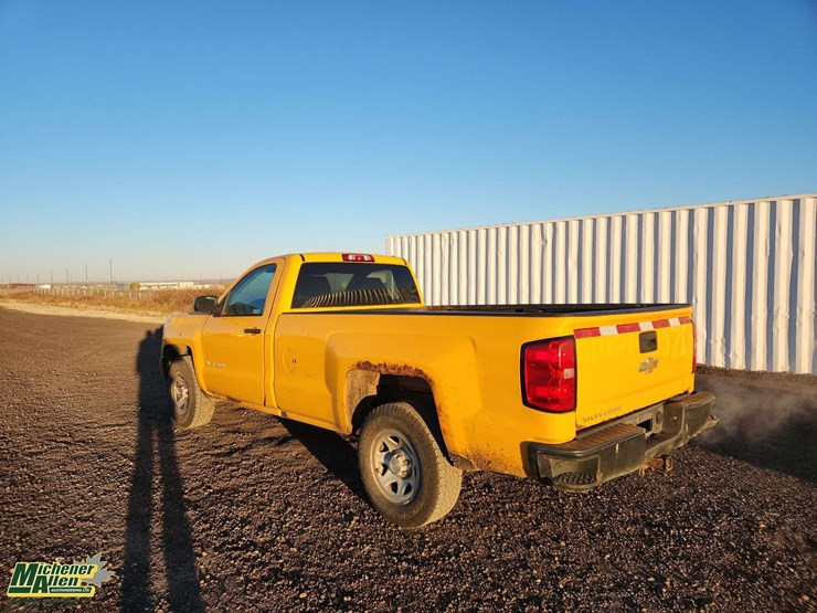 2018-chevrolet-silverado-1500-image-3