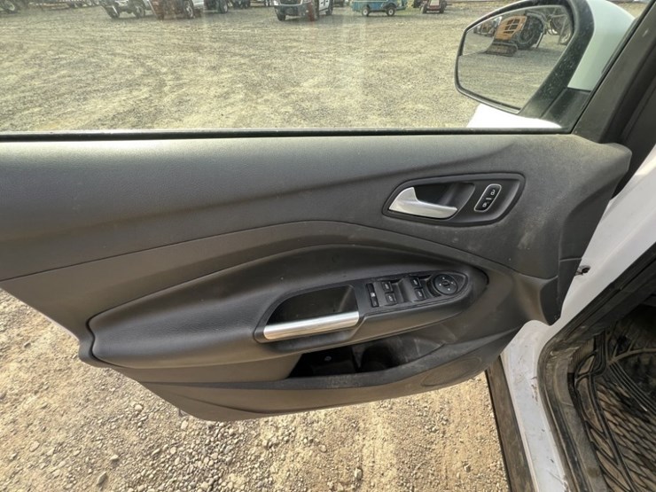 2017-ford-escape-image-25