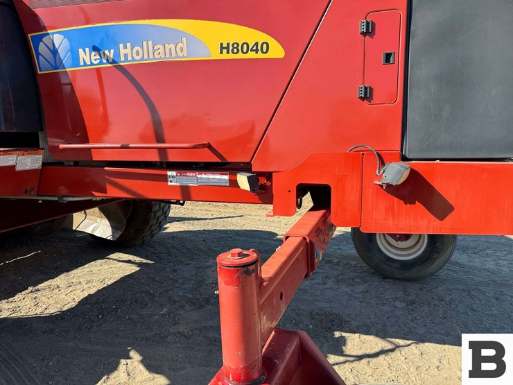 new-holland-h8040-image-27
