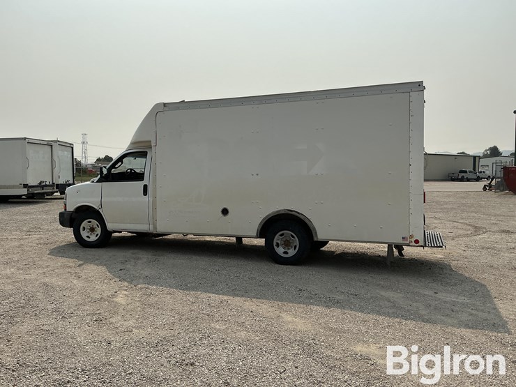 2020-chevrolet-express-g3500-image-8