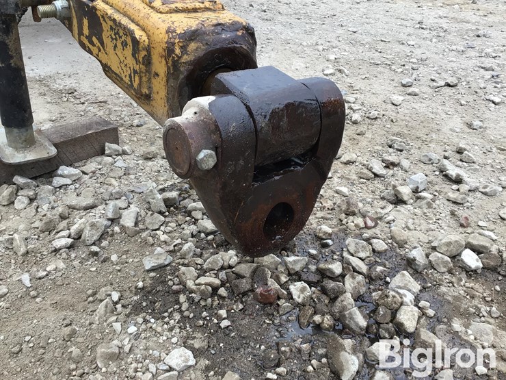 caterpillar-60-image-10