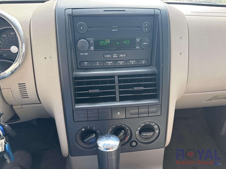 2006-ford-explorer-image-16