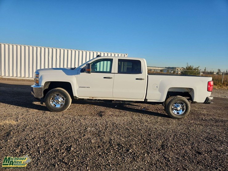2016-chevrolet-silverado-2500hd-image-24