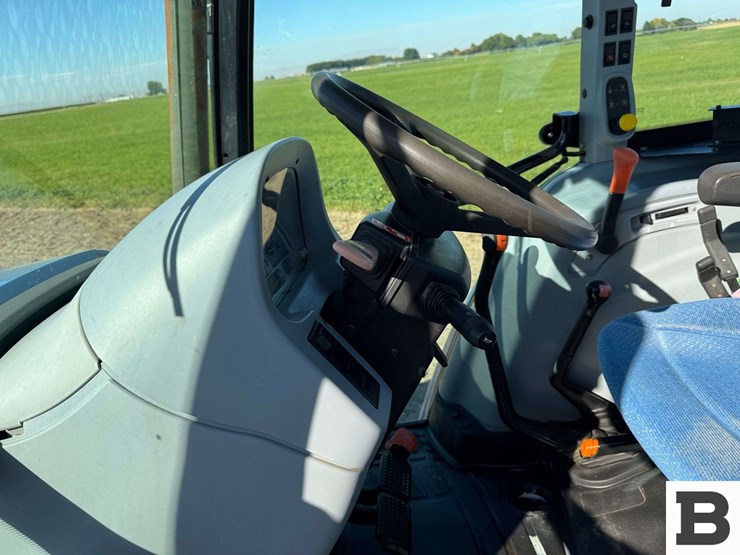 2010-new-holland-t5060-image-60