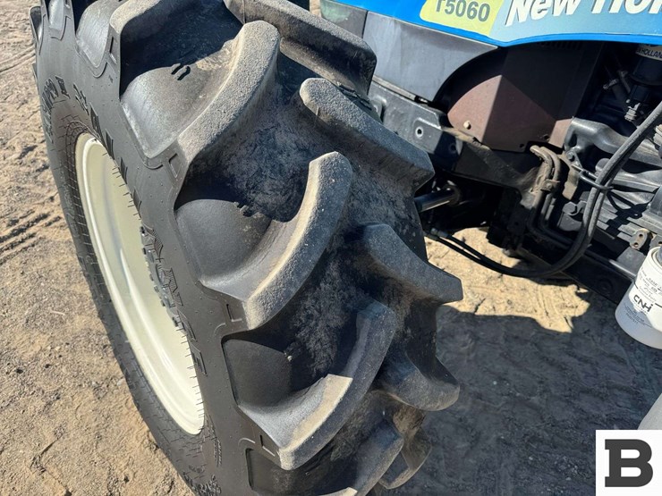 2010-new-holland-t5060-image-15