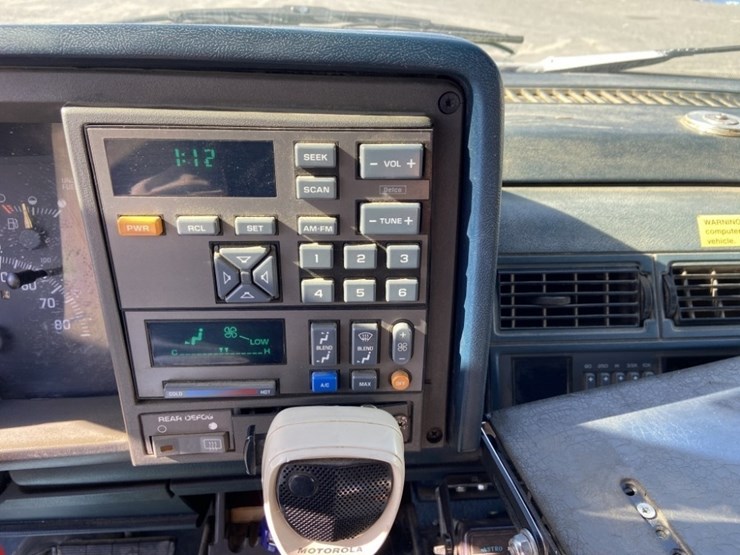 1994-chevrolet-suburban-image-12