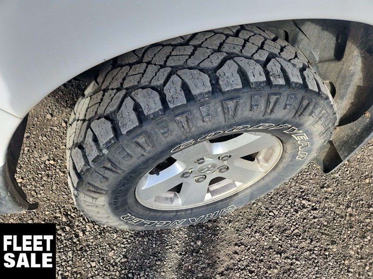2012-ram-1500-slt-image-28