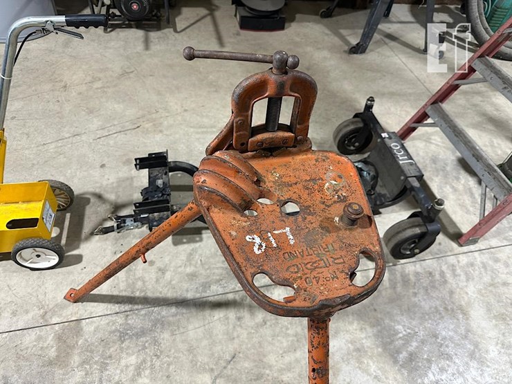 ridgid-tri-stand-pipe-vice-image-3