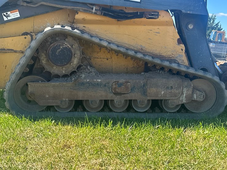 deere-333e-image-10