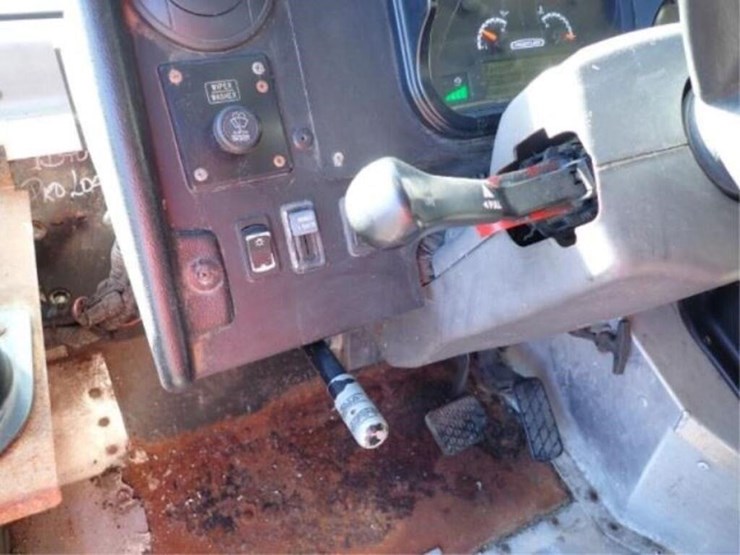 2015-freightliner-mt55-image-16