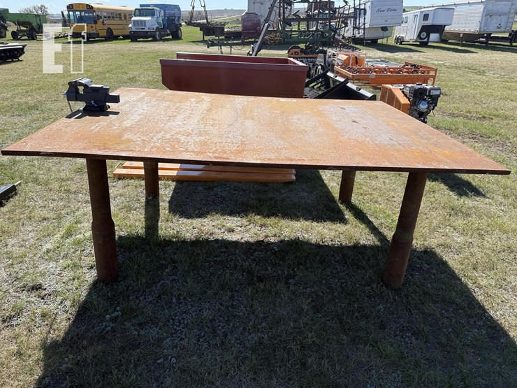 welding-table-w/-vice-image-2