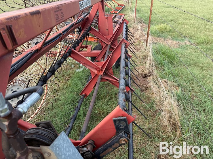 h-&-s-hay-machine-ii-image-19