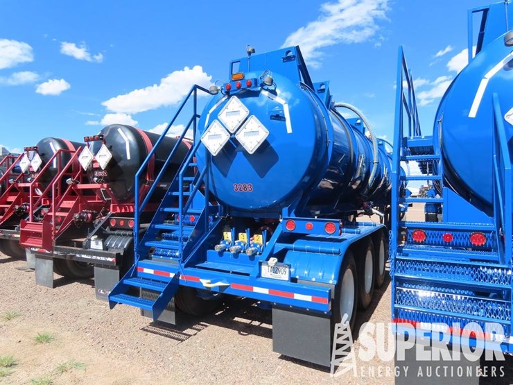(x)-(4-42)-2018-worley-3-axle-8000-gal-transport-t-image-3