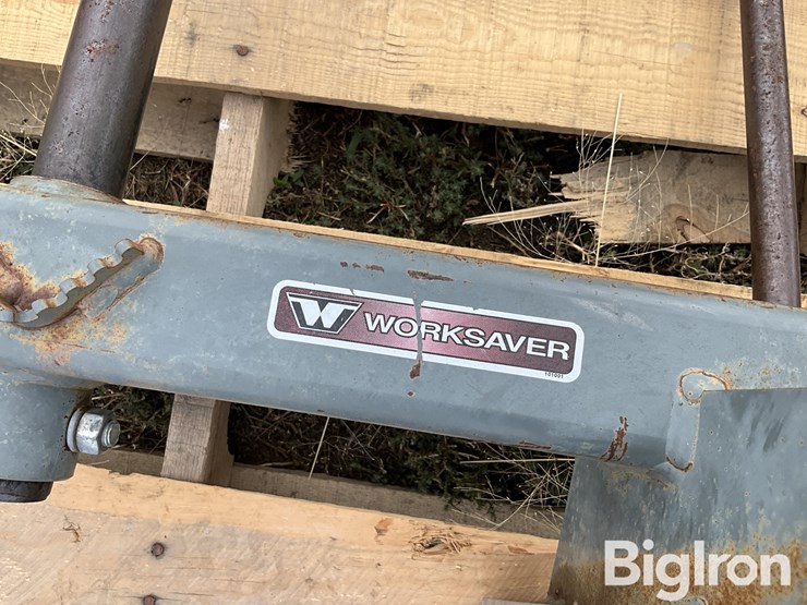 worksaver-skid-steer-bale-spear-attachment-image-14