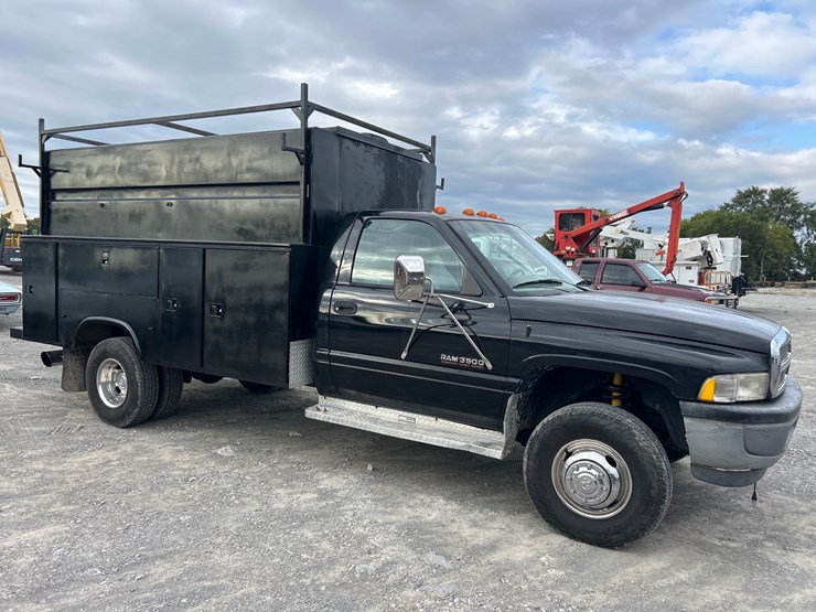 1996-dodge-3500-image-2