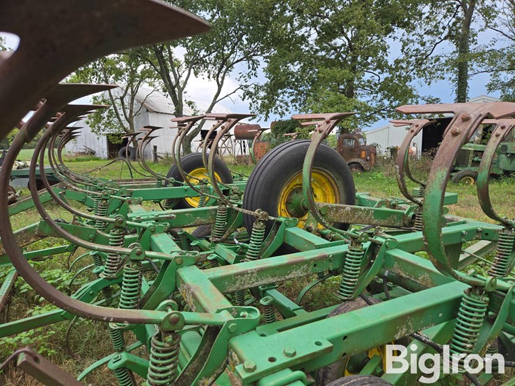 john-deere-1010-image-14