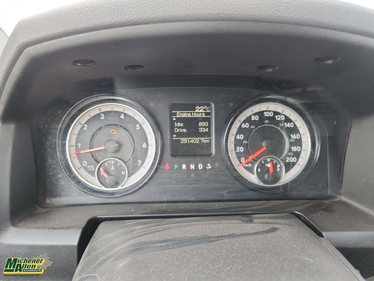 2019-ram-1500-classic-image-8